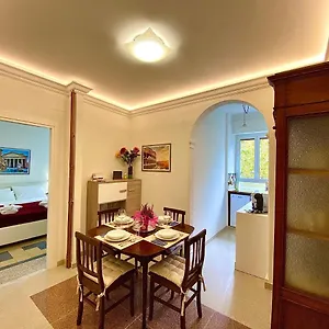 Domus Delphi Apartment Rome